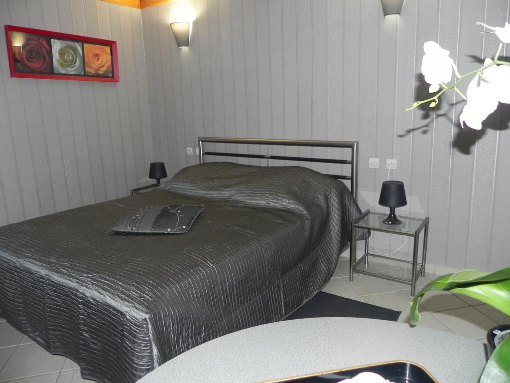 Bed and Breakfast Les Charmilles Hazebrouck Habitación foto